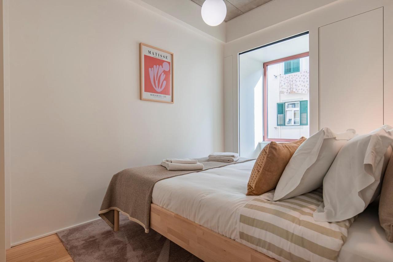 Deluxe 2Bdr Apartment W/ Patio By Lovelystay Lisabona Exterior foto