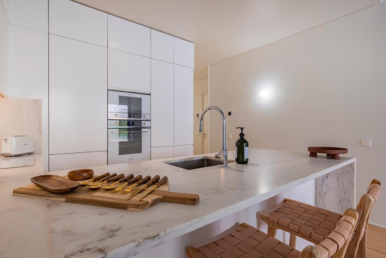 Deluxe 2Bdr Apartment W/ Patio By Lovelystay Lisabona Exterior foto
