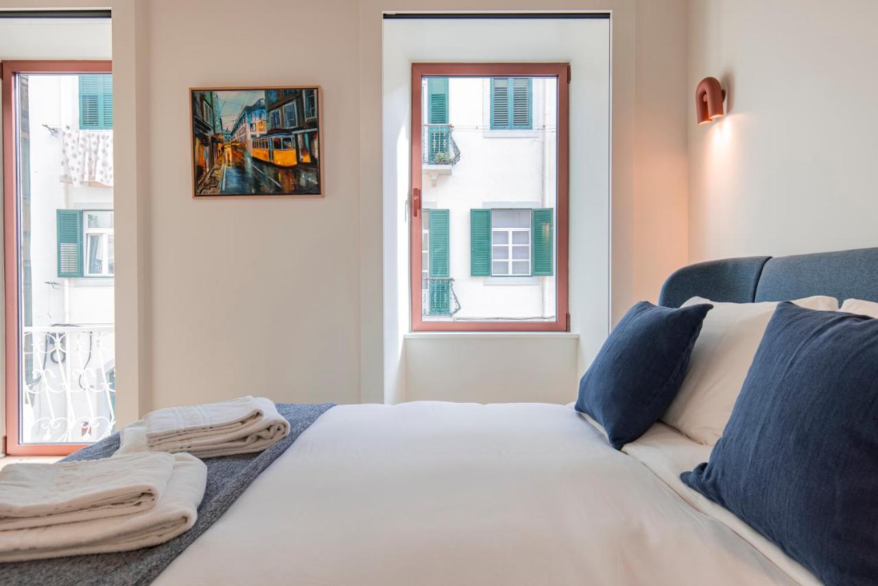 Deluxe 2Bdr Apartment W/ Patio By Lovelystay Lisabona Exterior foto
