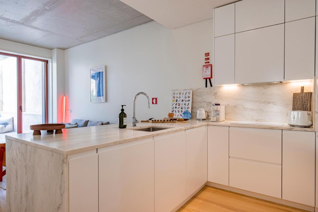Deluxe 2Bdr Apartment W/ Patio By Lovelystay Lisabona Exterior foto
